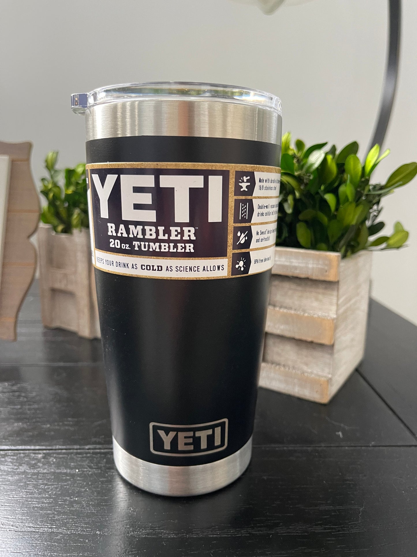 Yeti 20oz with magnetic lid