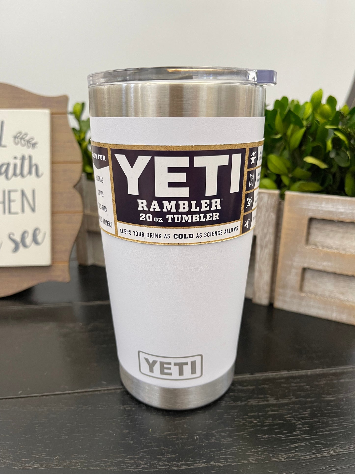 Yeti 20oz with magnetic lid