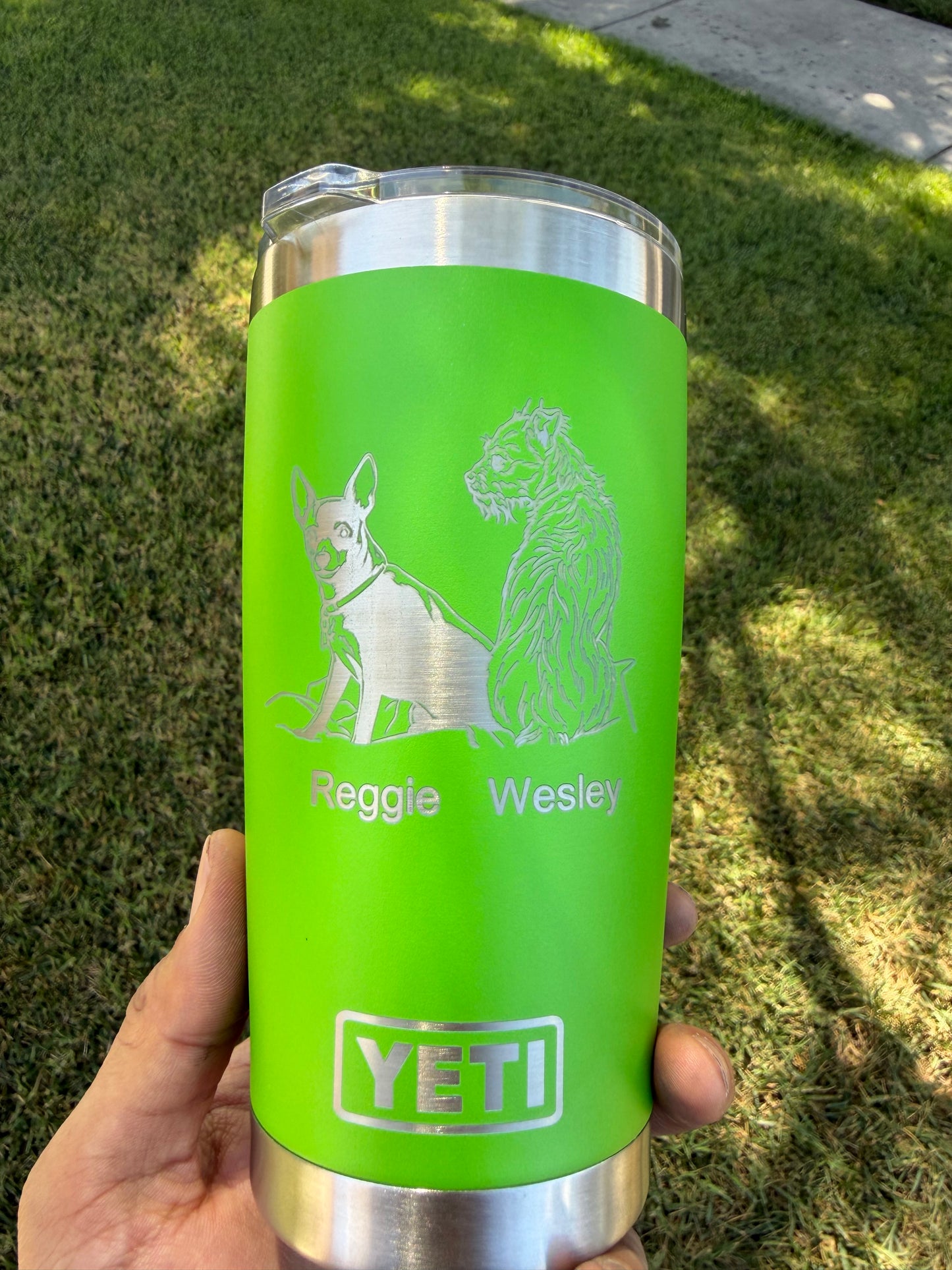 20oz yeti Green only engraving included
